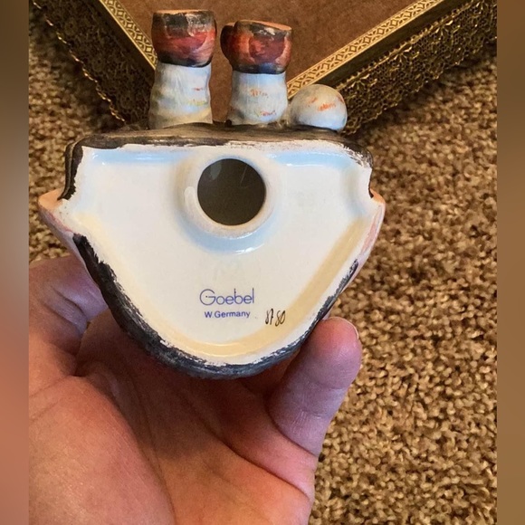 Hummel - Picture 3 of 3